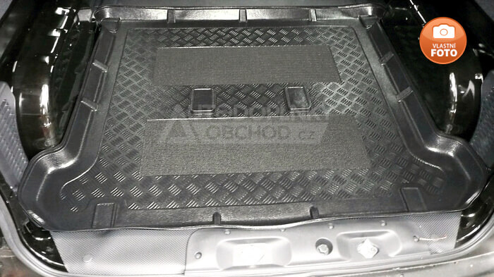 Vana do kufru přesně pasuje do zavazadlového prostoru modelu auta Nissan NV200 2010- Variant (Combi)